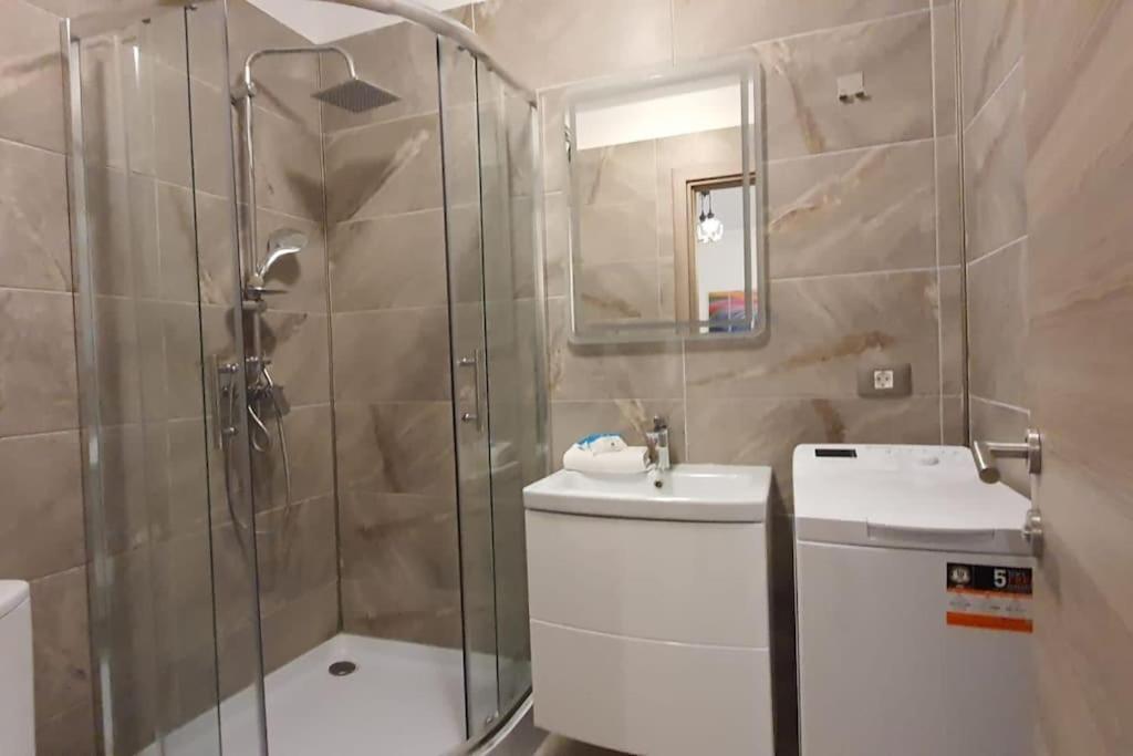 Alezzy Beach Apartament Prima Linie La Mare นาโวดาริ ภายนอก รูปภาพ